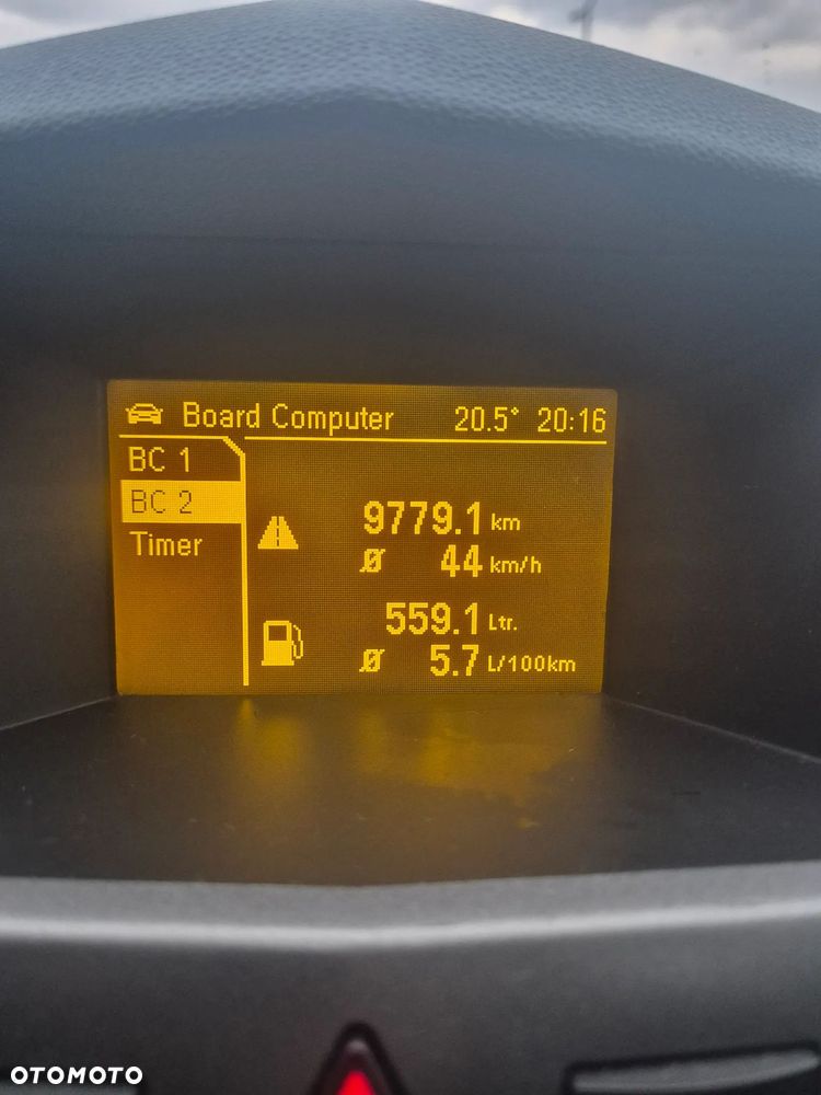 Opel Astra 1.9 CDTI DPF - 24