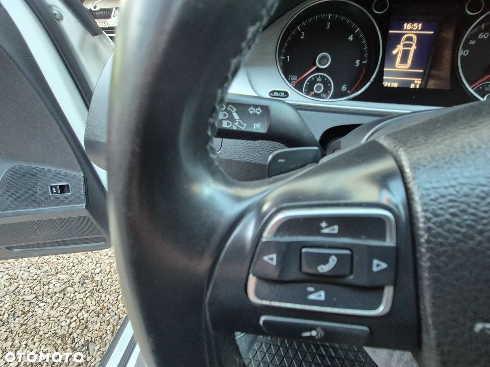 Volkswagen Passat 2.0 TDI DSG BlueMotion Technology Highline - 35