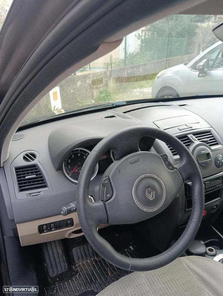 Renault Mégane 1.5 dCi Dynamique - 6