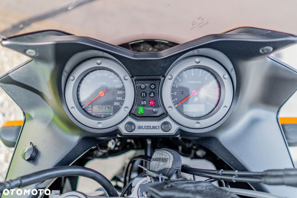 Suzuki V-STROM - 23