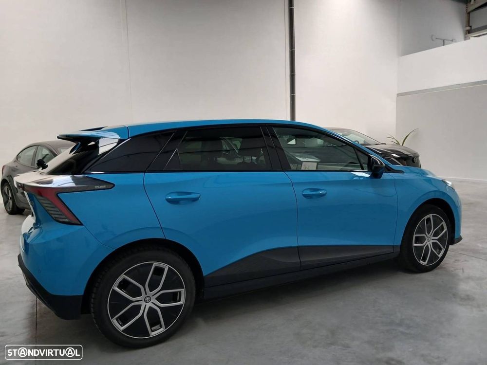 MG MG4 64 kWh Luxury - 14