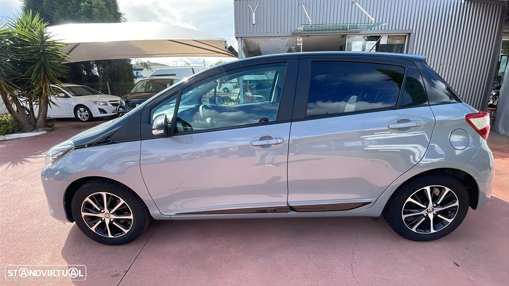 Toyota Yaris 1.0 VVT-i Comfort c/ Design-Pack - 5