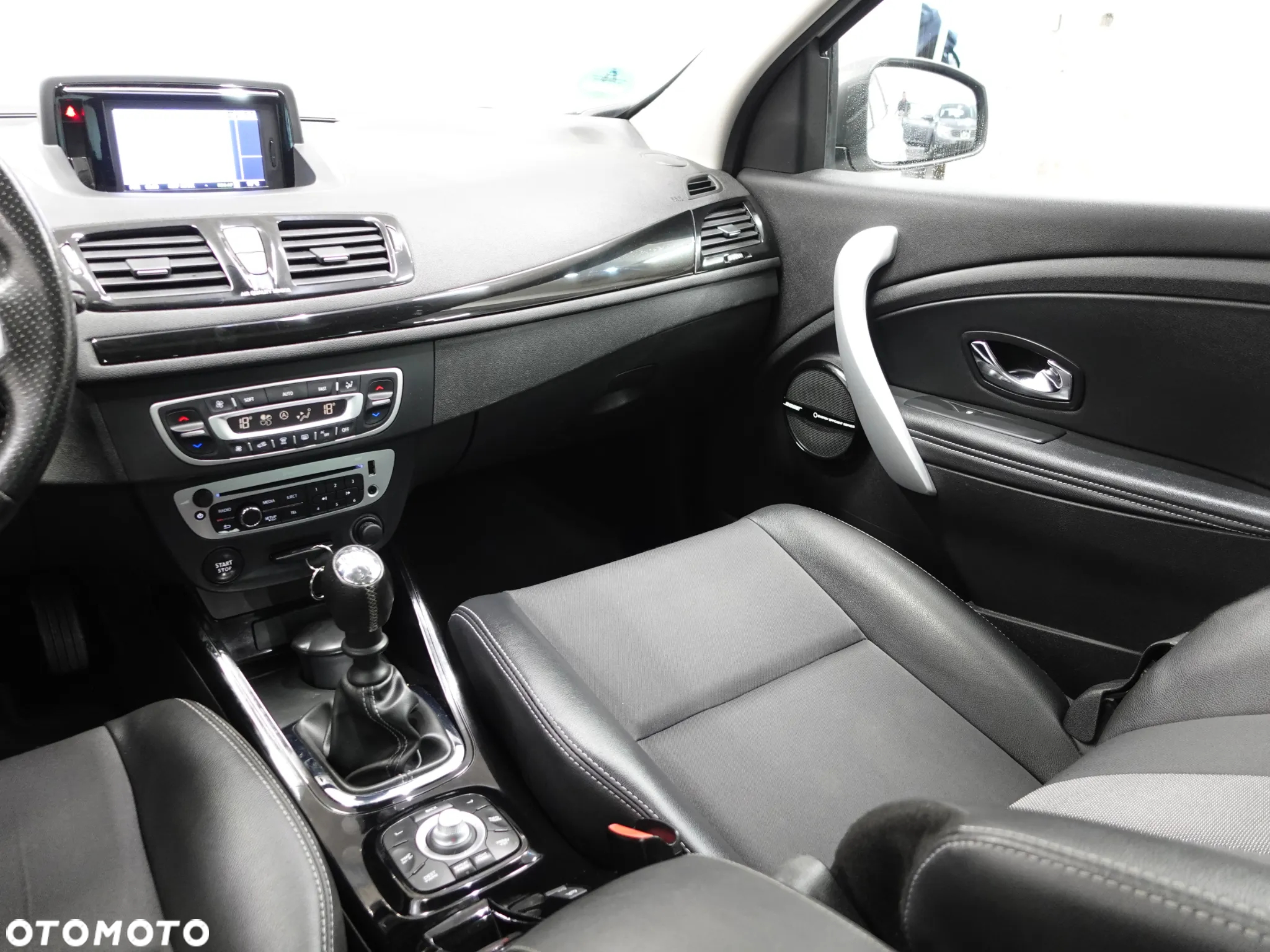 Renault Megane Grandtour ENERGY TCe 115 Start & Stop Bose Edition - 38