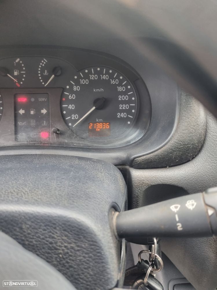 Renault Clio 1.2 RXE - 8
