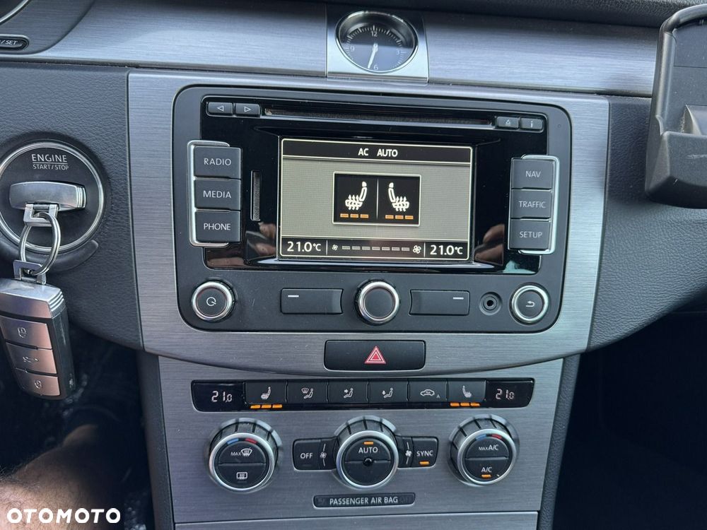 Volkswagen Passat - 29