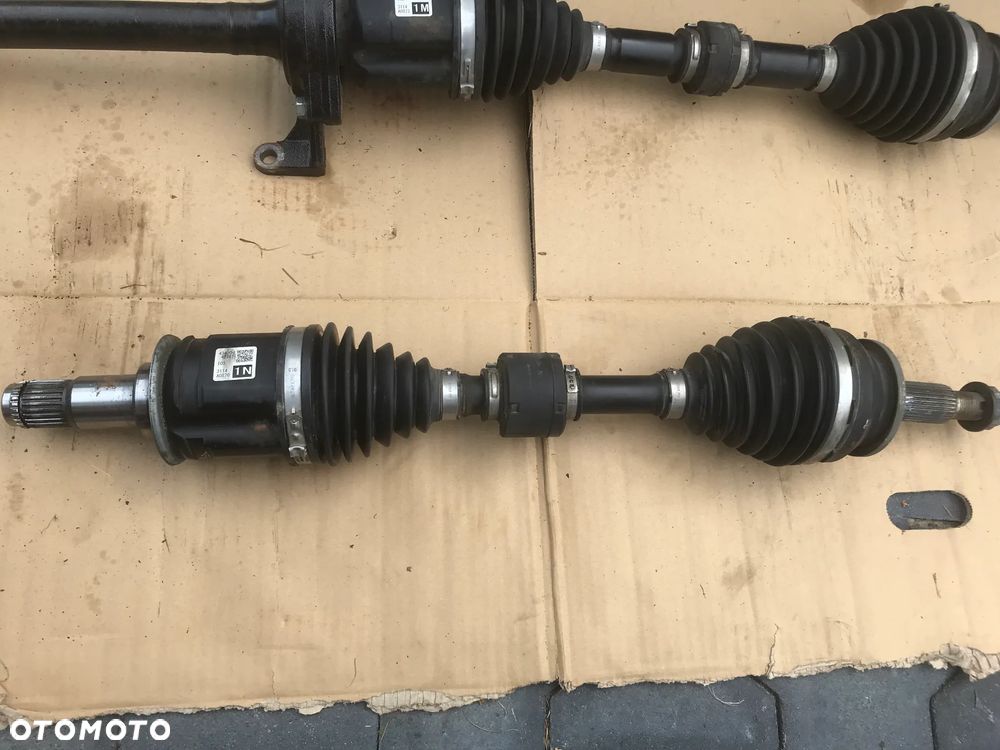 Lexus NX II 21-24 350H 450H+ Półoś Lewa Przód 43240-42281 - 1