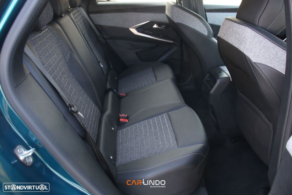 Peugeot 3008 1.2 Hybrid Allure e-DCS6 - 19