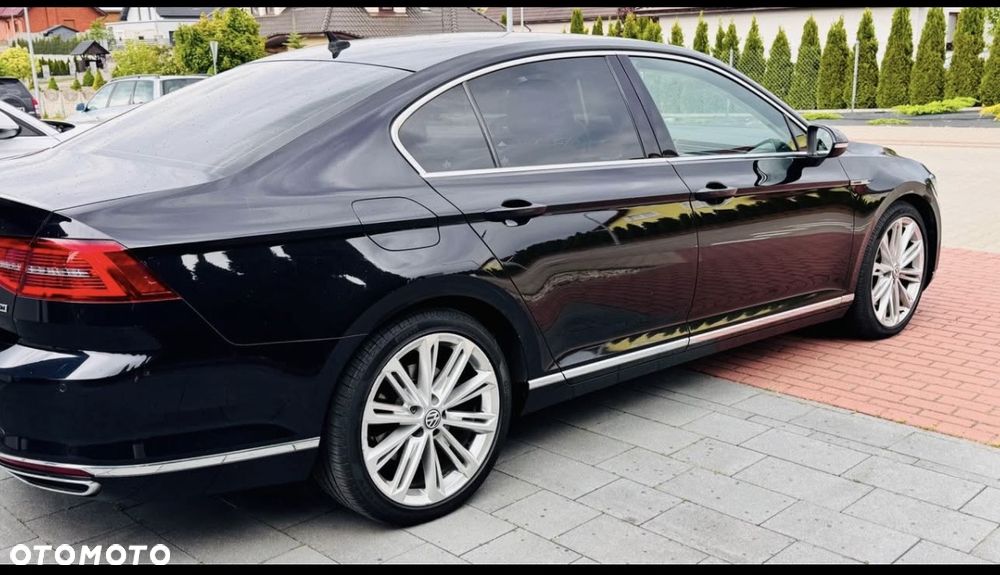 Volkswagen Passat - 4