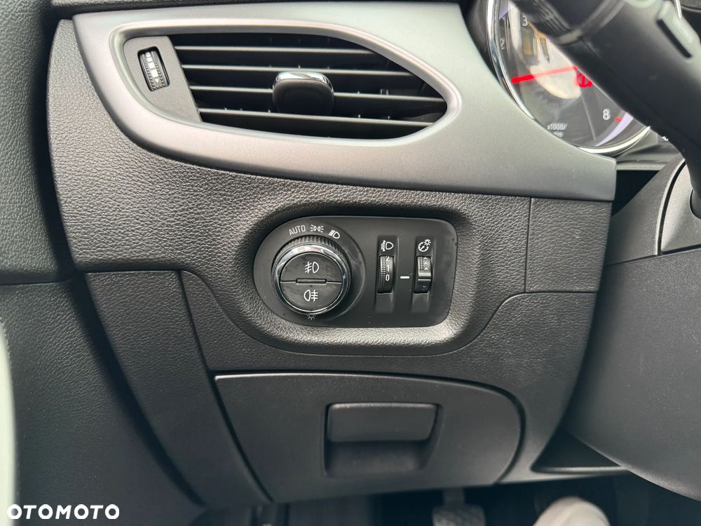 Opel Astra 1.4 Turbo Innovation - 21