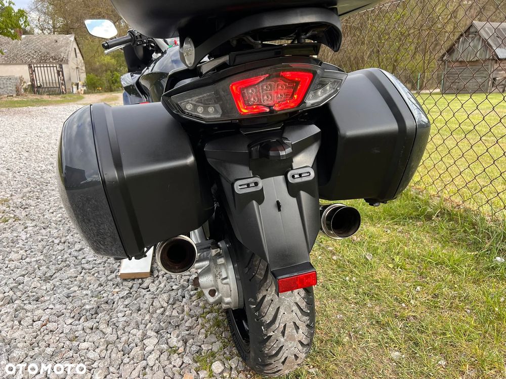 Yamaha FJR - 20