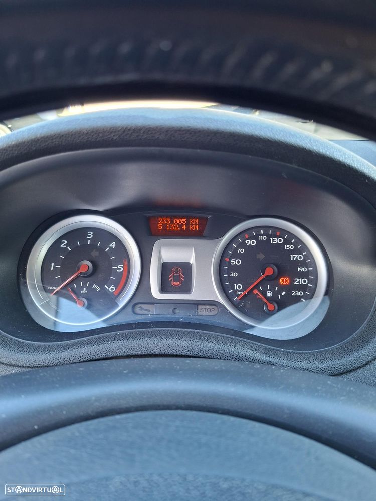 Renault Clio 1.5 dCi Dynamique S - 7