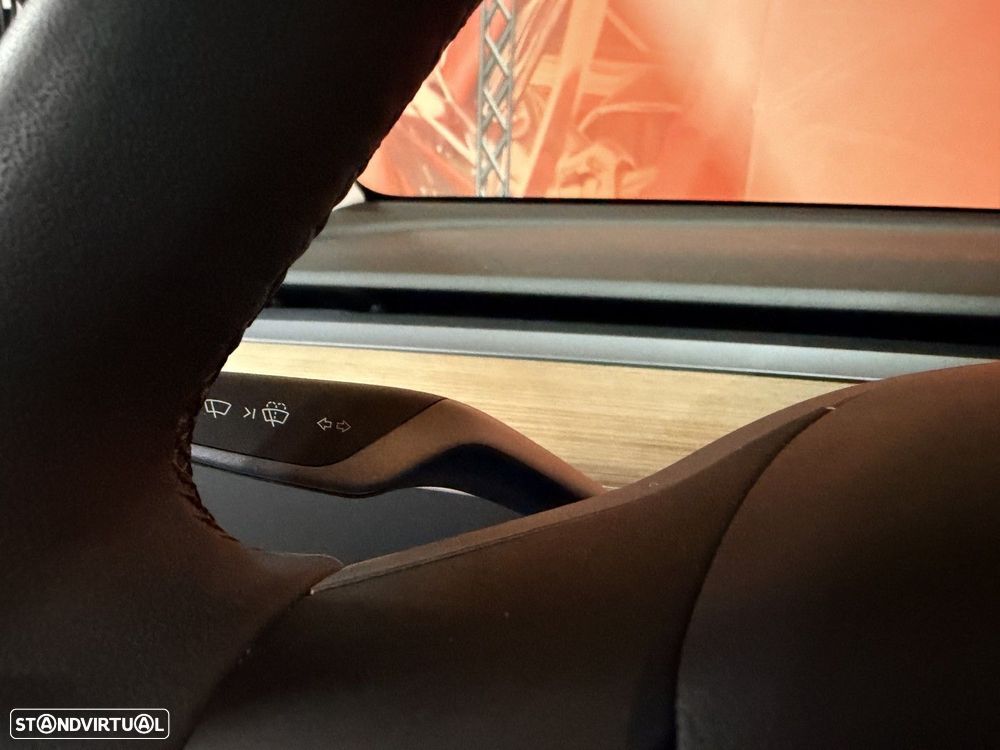 Tesla Model Y Performance Tração Integral - 23