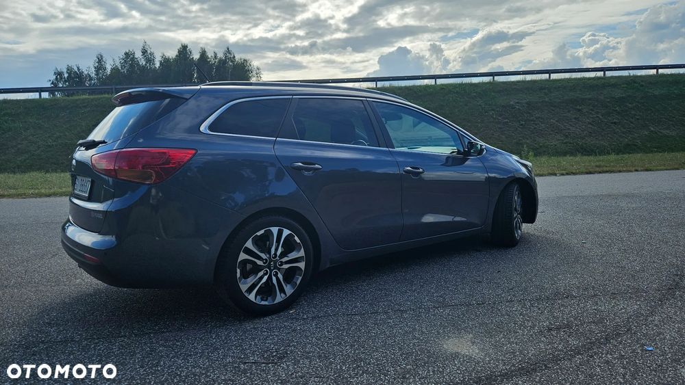 Kia Ceed 1.6 GDI DCT Spirit - 4
