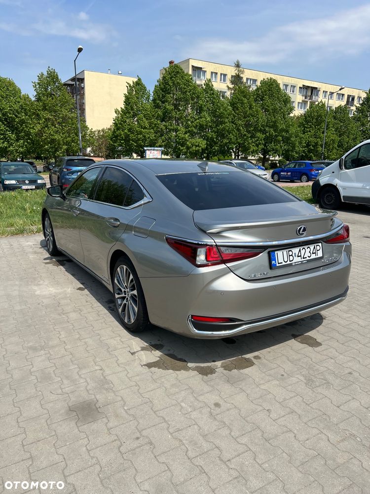 Lexus ES 300h Business Edition - 6