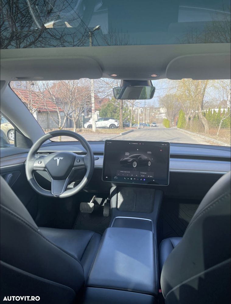 Tesla Model 3 - 3