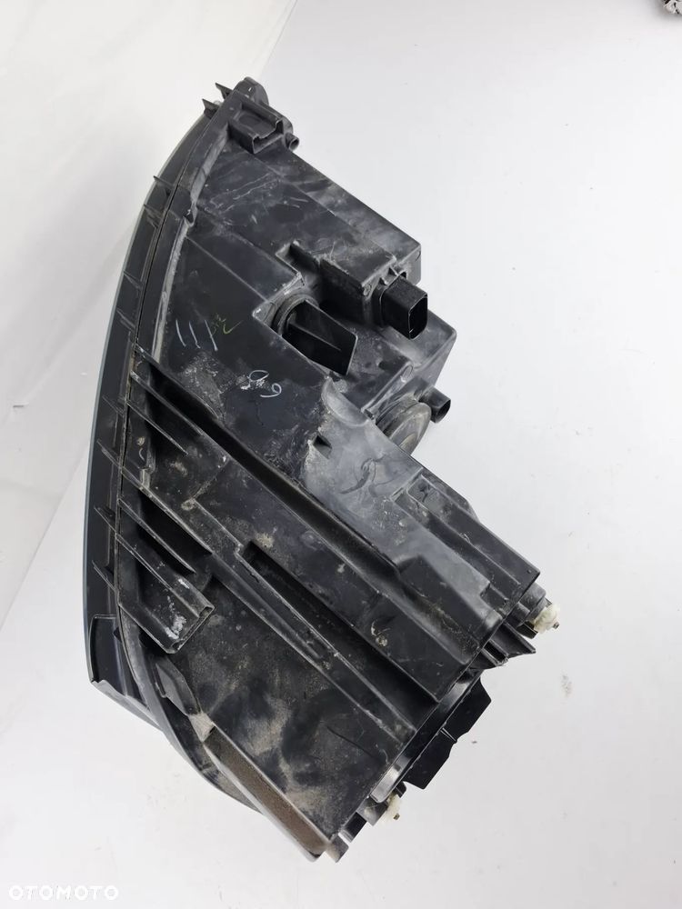 Lampa Przód Przednia Prawa Zwykła VW Jetta 2015r Lift USA - 16