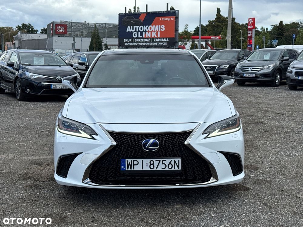 Lexus ES 300h F Sport - 32