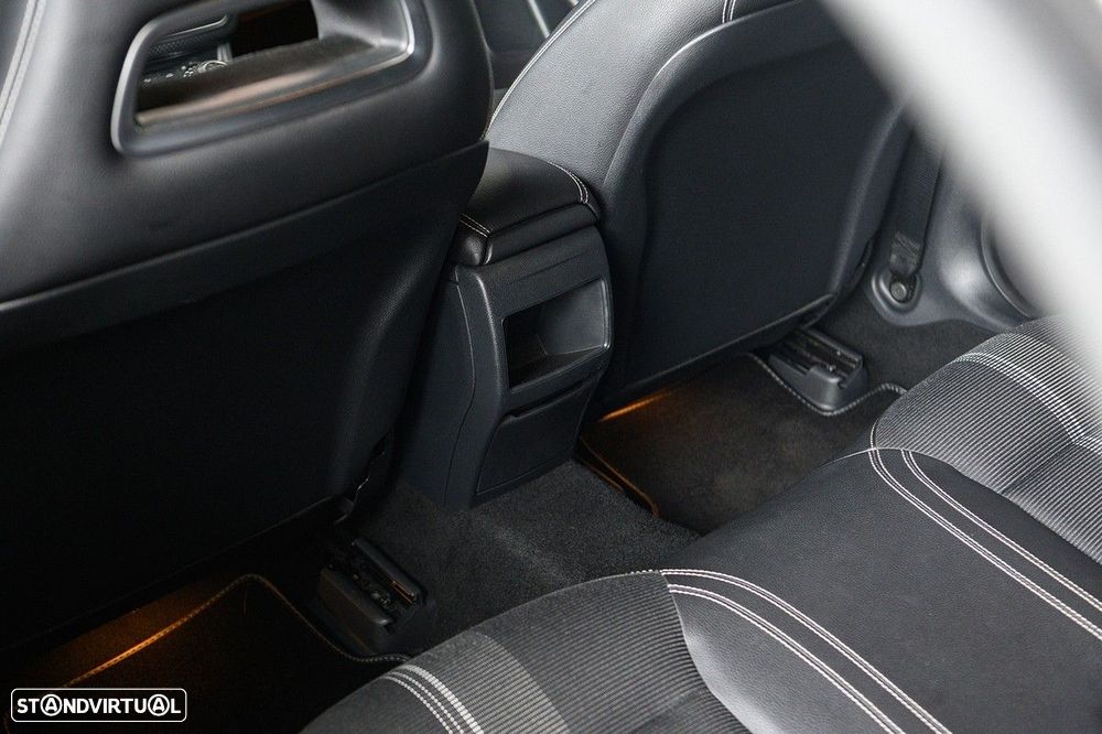 Mercedes-Benz A 180 d Urban - 35