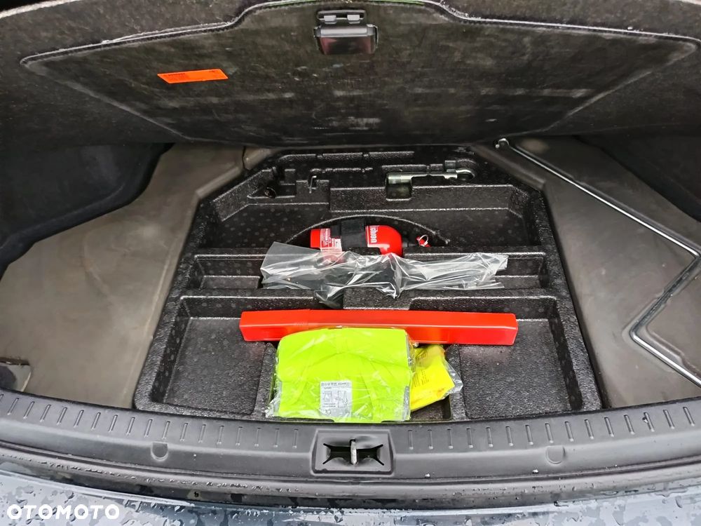 Toyota Avensis 1.8 Premium - 21