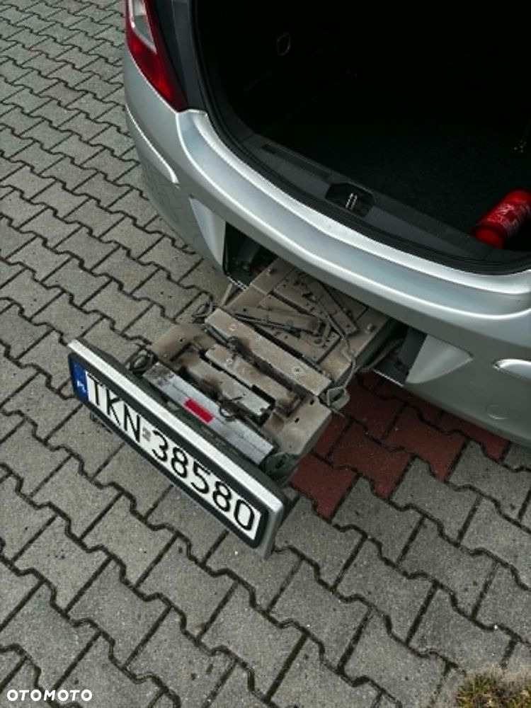 Opel Corsa 1.2 16V Enjoy - 9