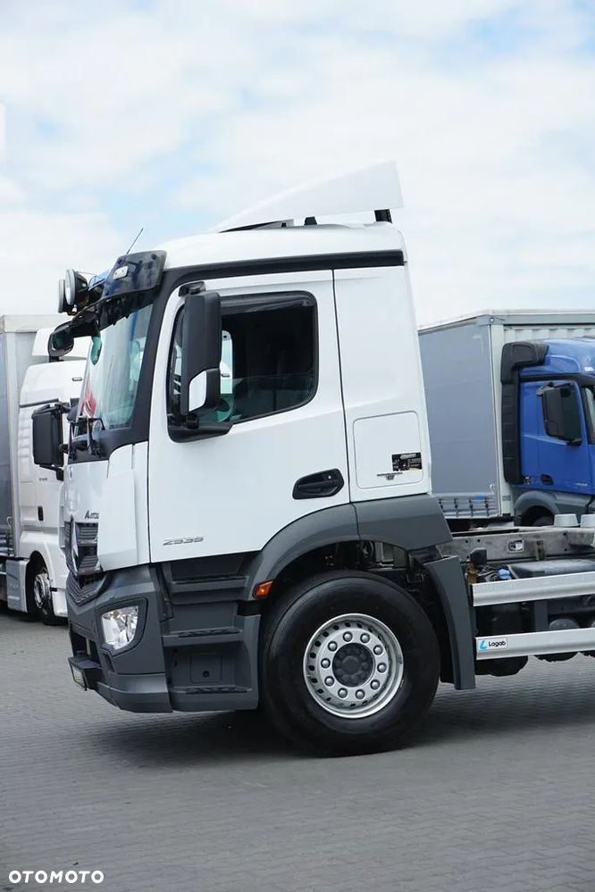 Mercedes-Benz / ANTOS / 2535 / ACC / E 6 / BDF + WINDA / 7.15 , 7.45, 7.82 M / OŚ SKRĘTNA - 32