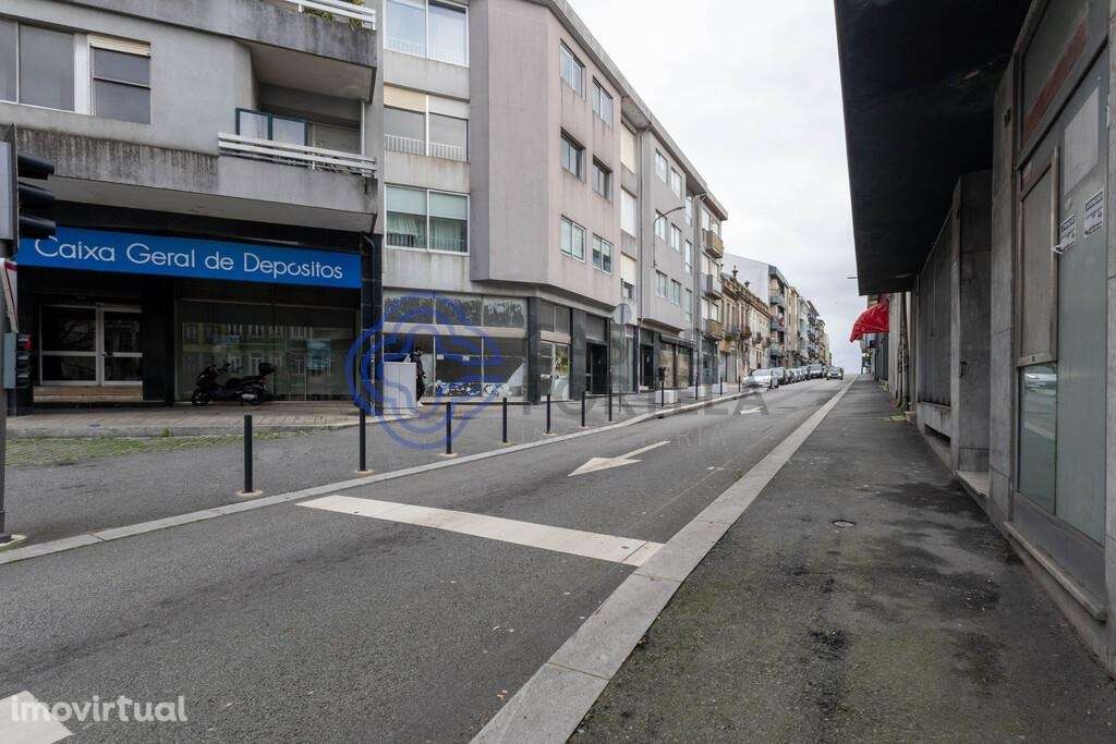 Apartamento T3 nas Antas – Rua Barros Lima | Centro do Porto - Grande imagem: 3/25