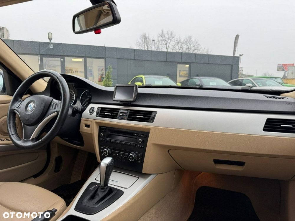 BMW Seria 3 318d - 15