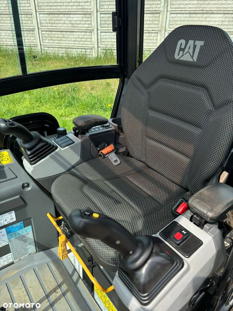 Caterpillar 301.8 - 10