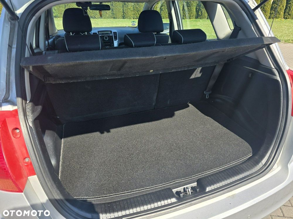 Kia Venga - 18