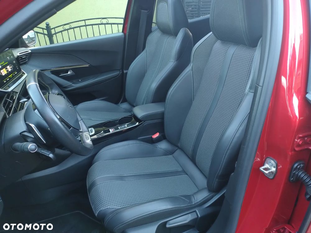 Peugeot 2008 1.2 PureTech GT S&S EAT8 - 26
