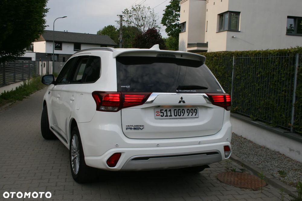 Mitsubishi Outlander - 8
