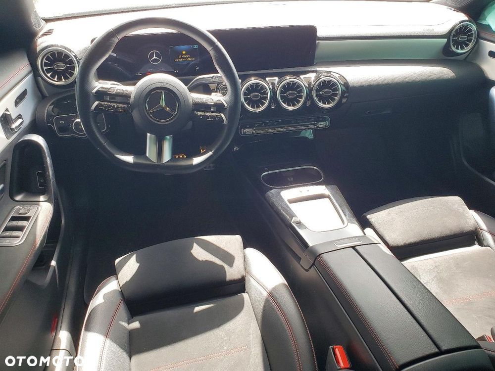 Mercedes-Benz CLA 250 AMG Line 7G-DCT - 9