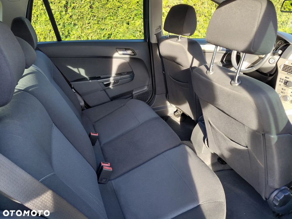 Opel Astra - 25