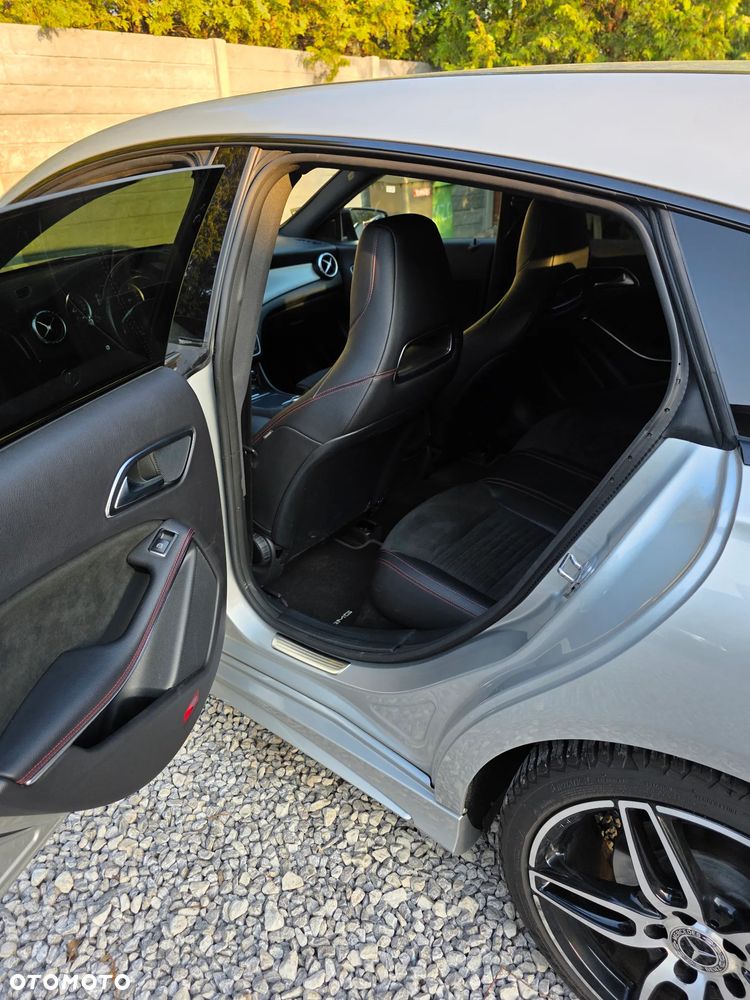 Mercedes-Benz CLA 180 7G-DCT AMG Line - 26