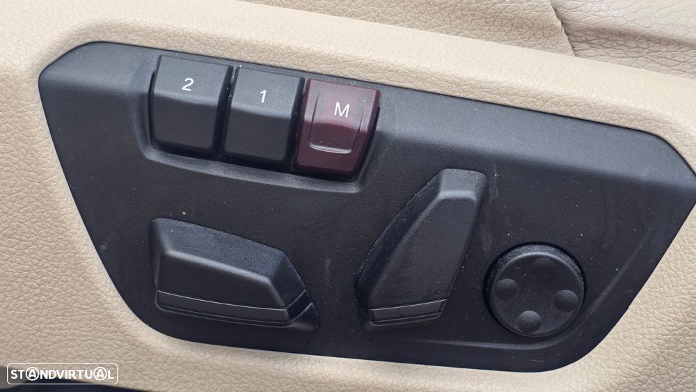 BMW 320 d Auto Line Luxury - 30