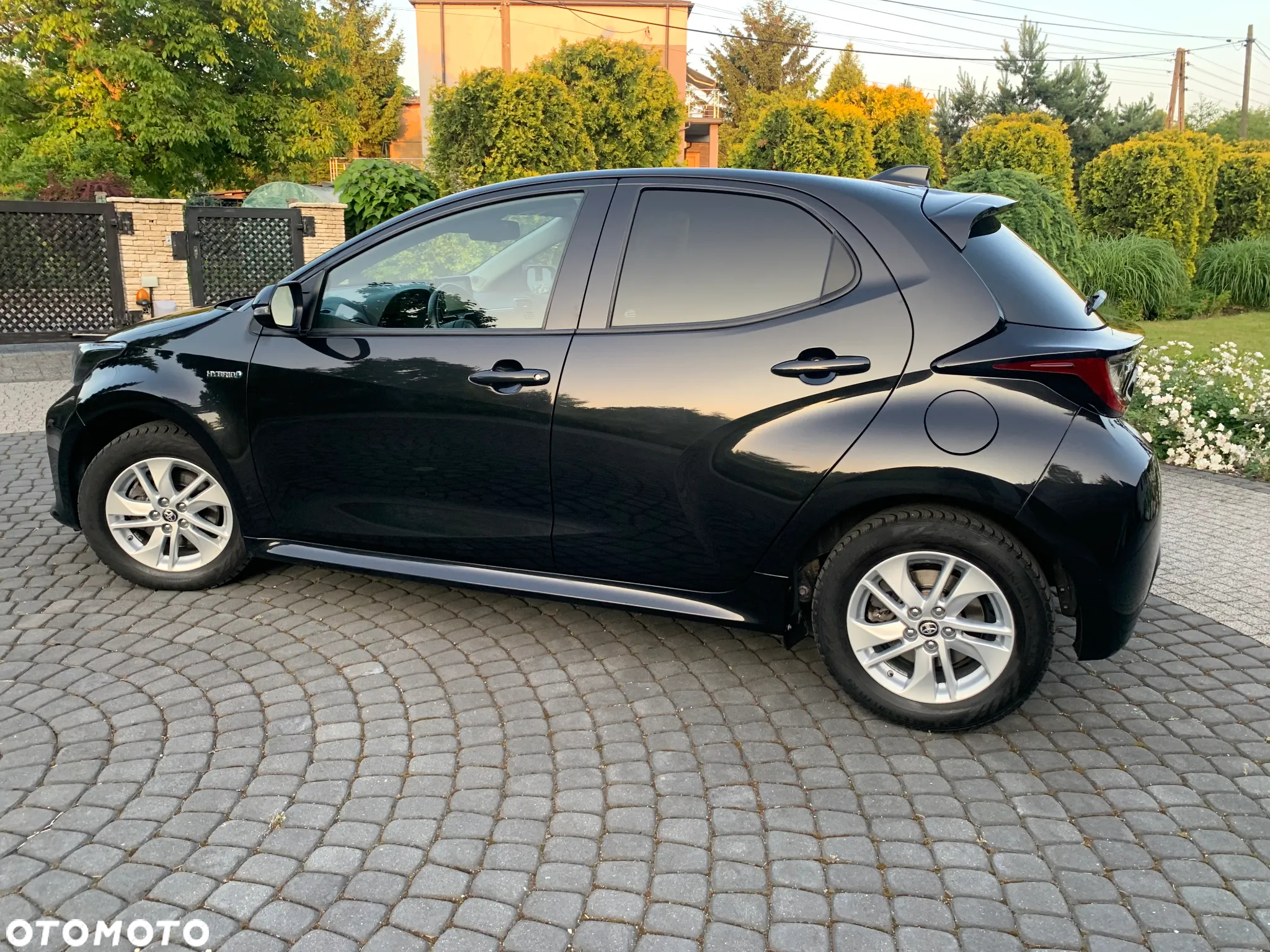 Toyota Yaris Hybrid 1.5 Executive - 3