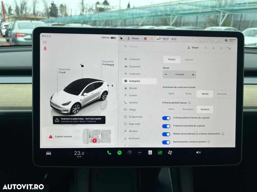 Tesla Model Y Long Range Dual Motor AWD - 28