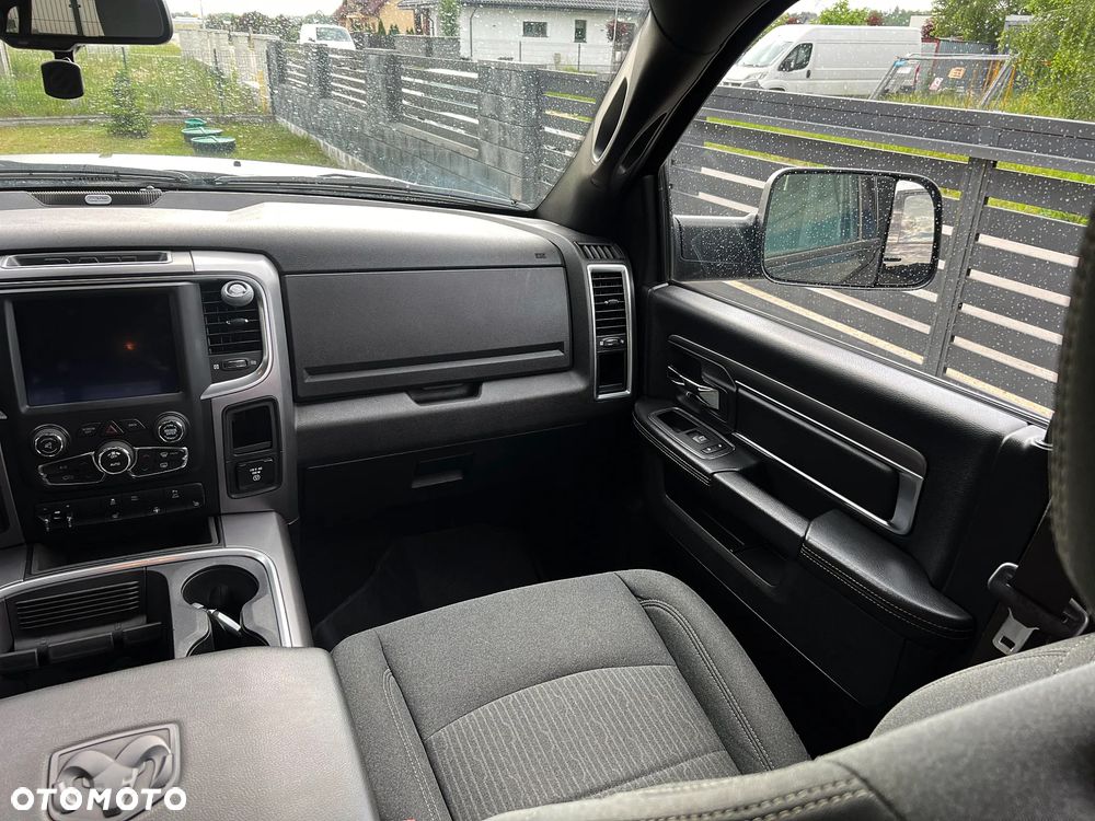 Dodge RAM - 16