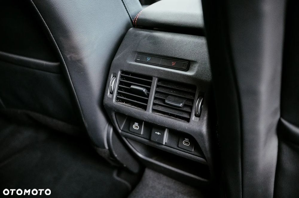 Land Rover Discovery Sport D165 Dynamic S - 29