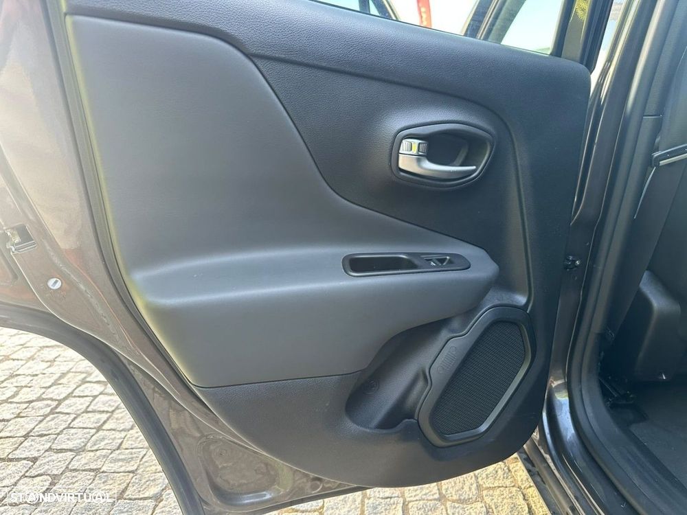 Jeep Renegade - 14