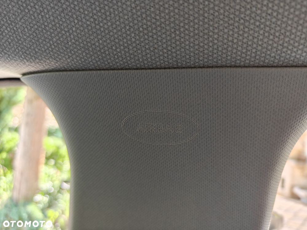Kia Rio - 26