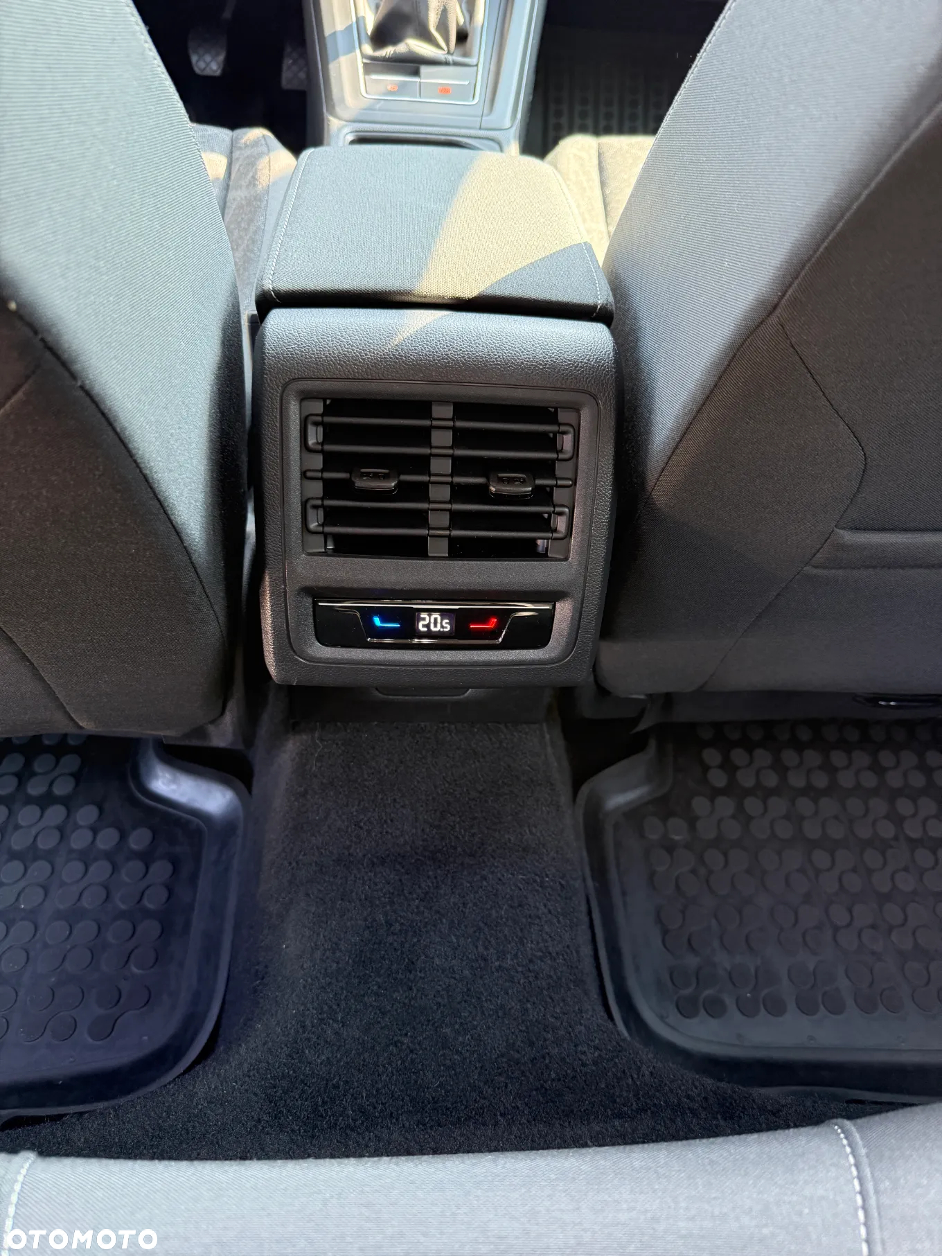 Volkswagen Golf VIII 2.0 TDI Life - 10