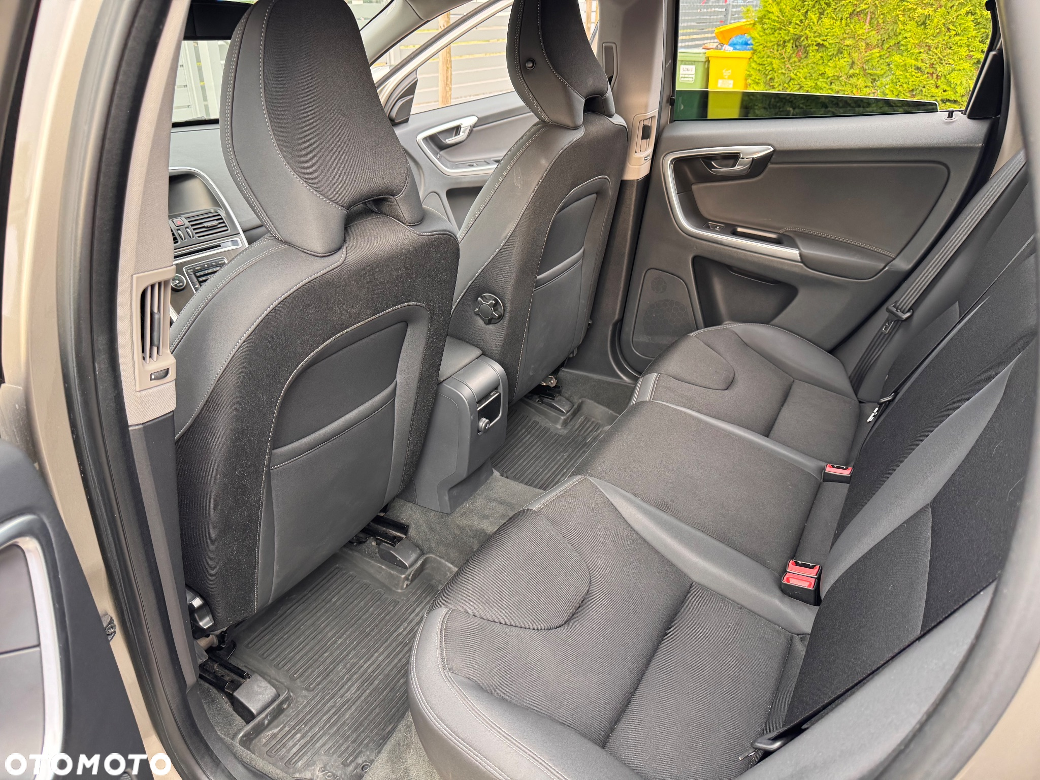 Volvo XC 60 D4 Drive-E Momentum - 6