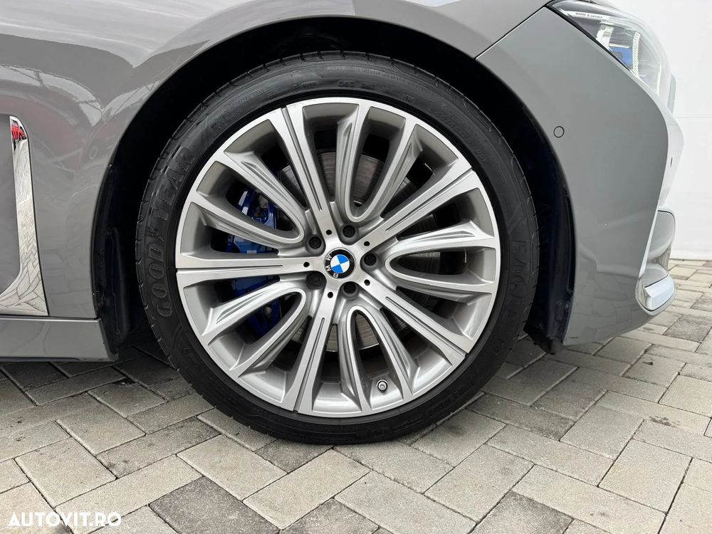 BMW Seria 7 730d xDrive MHEV - 7