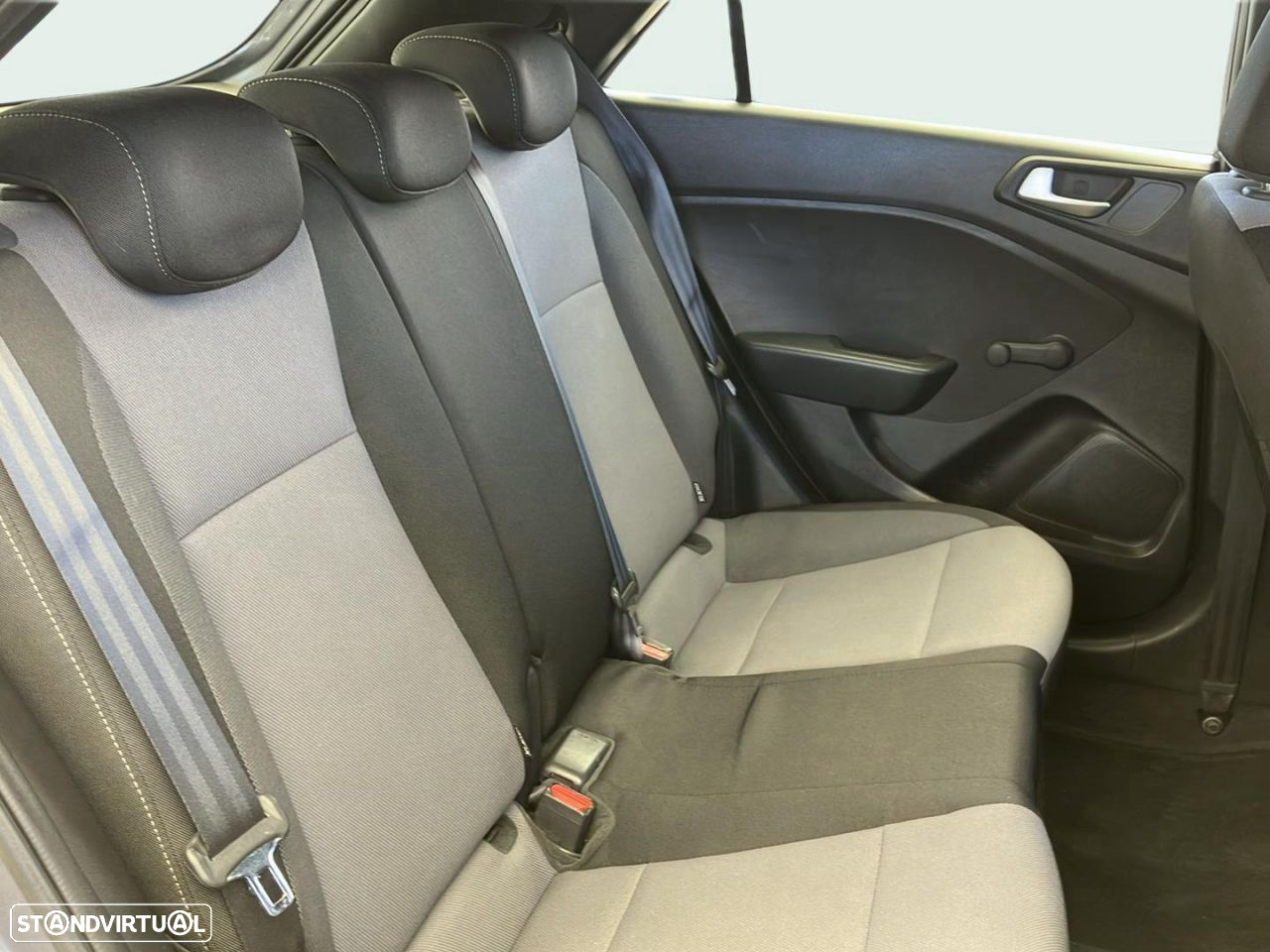 Hyundai i20 1.2 Blue Classic - 17