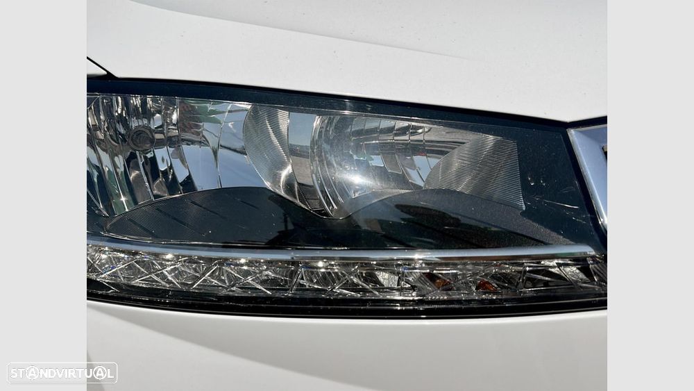 Skoda Fabia 1.0 TSI Ambition DSG — fotografia 8