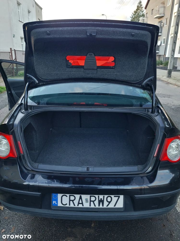 Volkswagen Passat 1.9 TDI Comfortline - 21