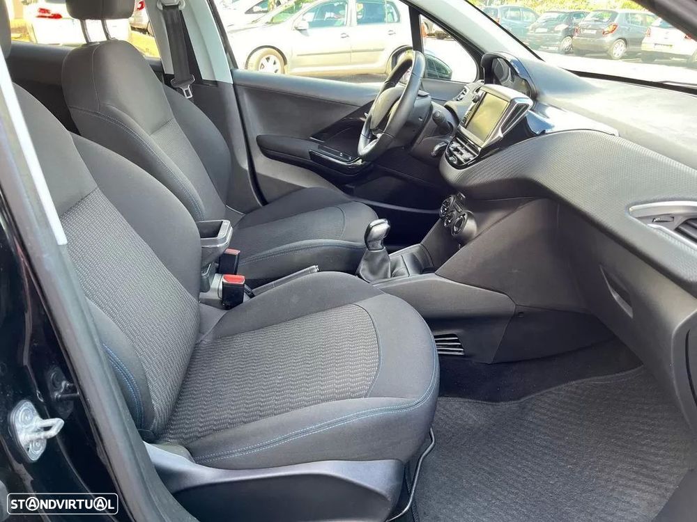 Peugeot 208 1.2 PureTech Signature - 7