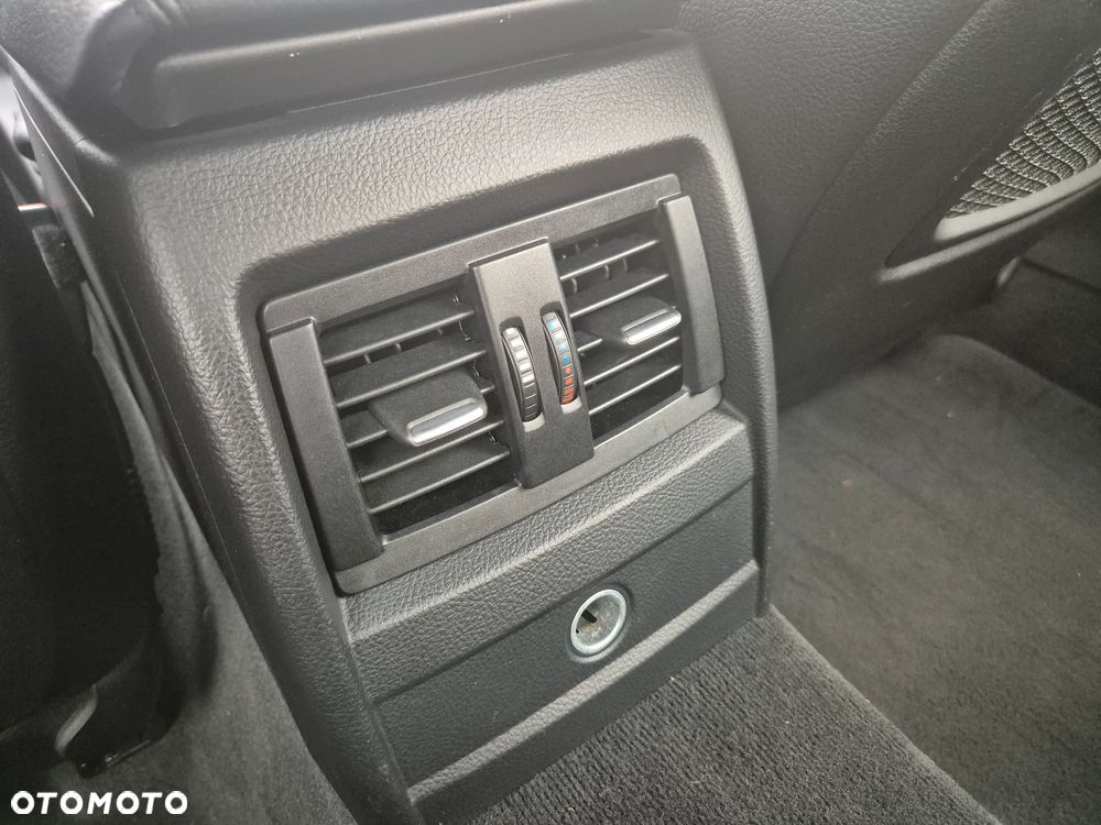 BMW 3GT 320d Sport-Aut Sport Line - 37
