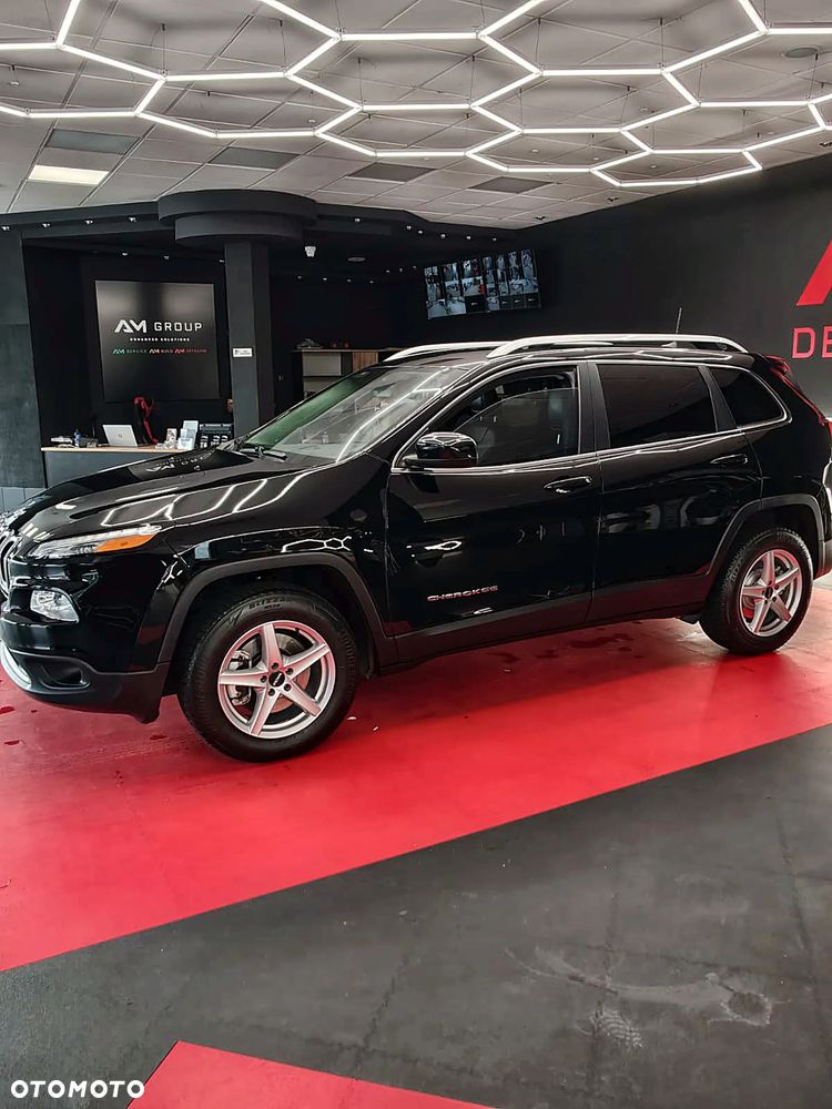 Jeep Cherokee - 4